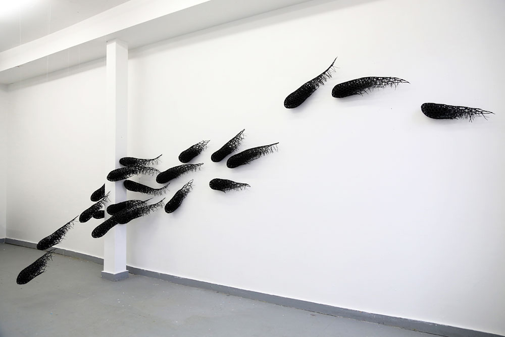 organic-creatures-crafted-from-plastic-cable-ties-by-sui-park